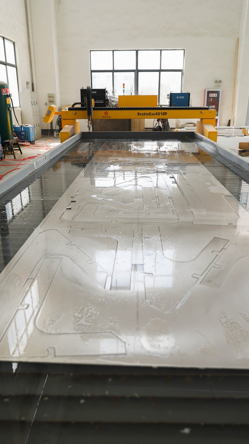 生產(chǎn)設(shè)備-數(shù)控激光切割車床.